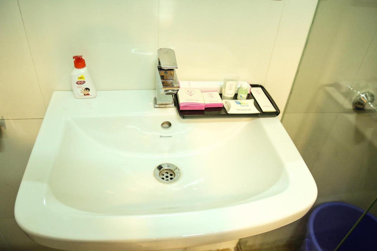 Hotel Sera Grand Chennai Zewnętrze zdjęcie