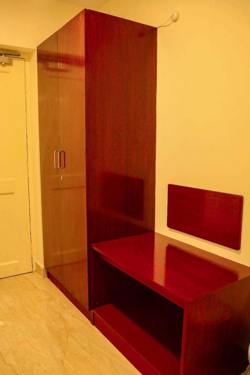 Hotel Sera Grand Chennai Zewnętrze zdjęcie