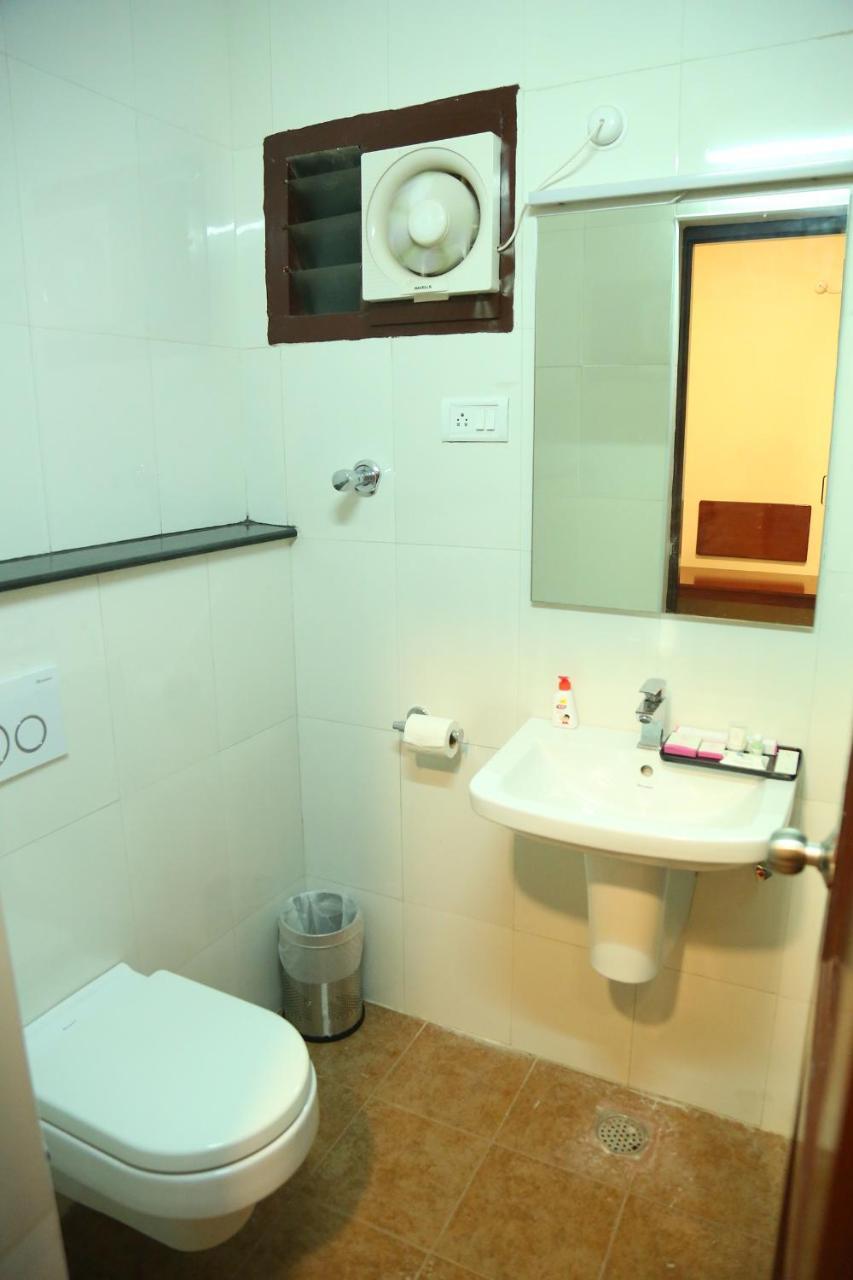 Hotel Sera Grand Chennai Zewnętrze zdjęcie