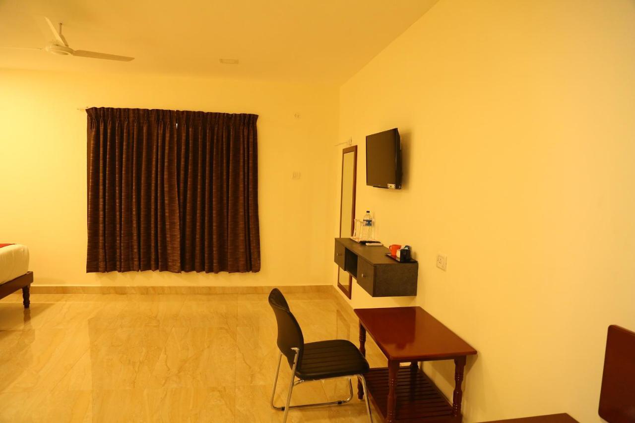 Hotel Sera Grand Chennai Zewnętrze zdjęcie